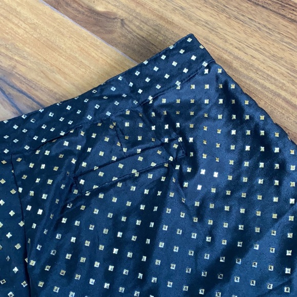 Umgee Black & Gold Shorts Size Medium - Picture 7 of 8